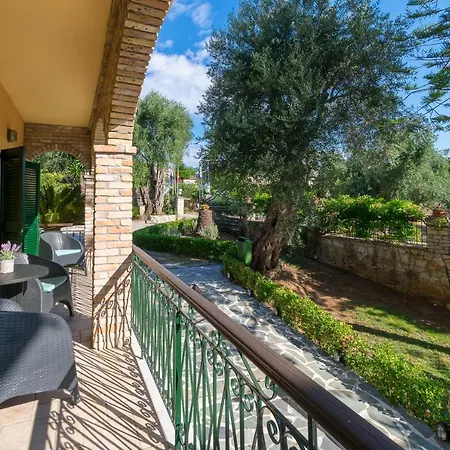 Yannis Apartmanhotel Káto Korakiána